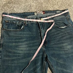 Hudson and Barrow NYC. slim stretch jeans. Size 36 x 30